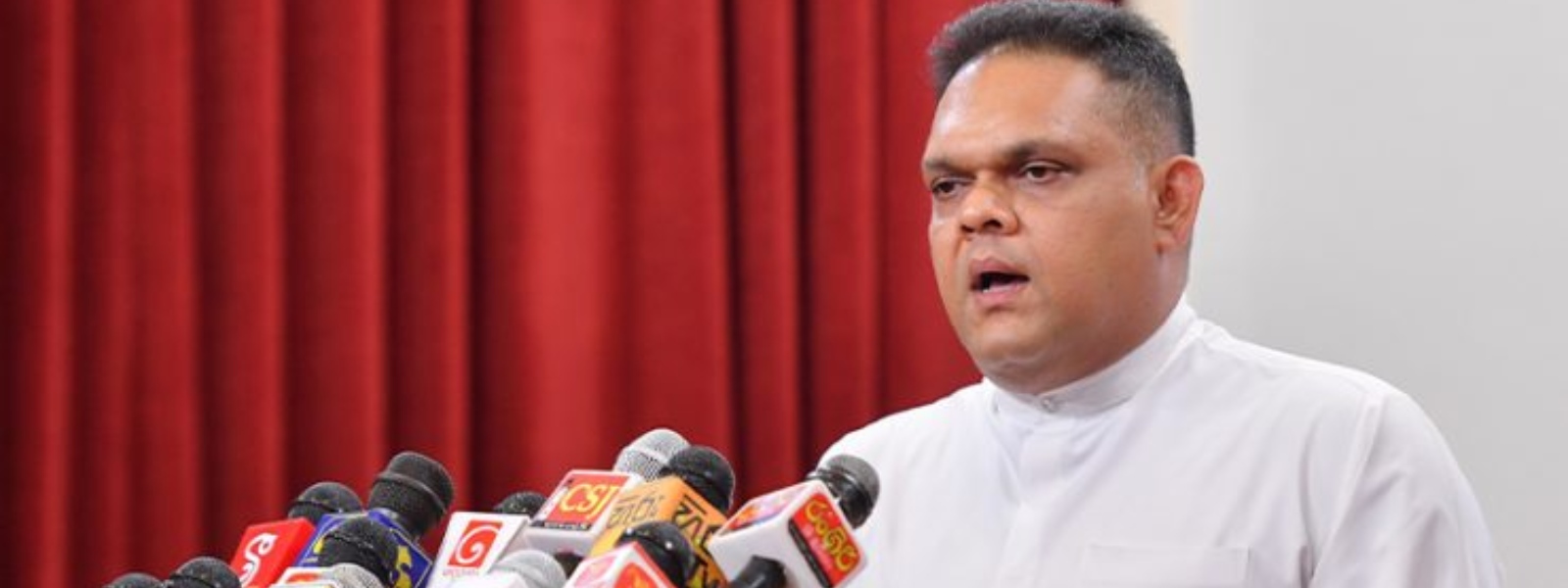 හිටපු ජනපති මහින්ද රාජපක්ෂ ගැන මට තවම විශ්වාසයක් පවතිනවා – ශෙහාන් සේමසිංහ