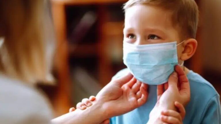 ළමයින් අනතුරේ.. මාස්ක් පළදින්න.. සෞඛ්‍ය අංශ අනතුරු අඟවයි.!