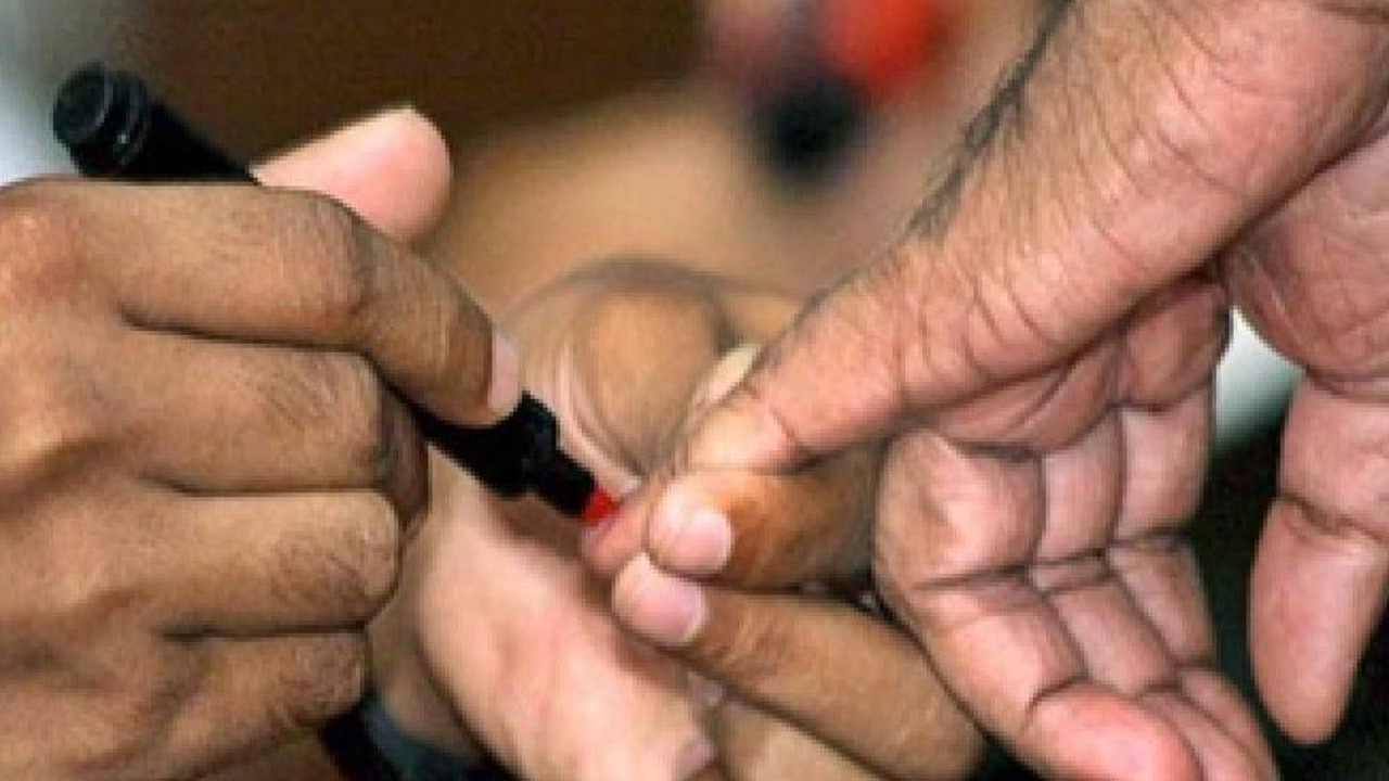 තැපැල් ඡන්ද සඳහා සුදුසුකම් ලැබූ අය