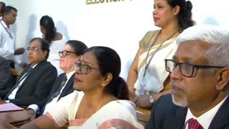 නාමයෝජනා භාරදීම අවසන්