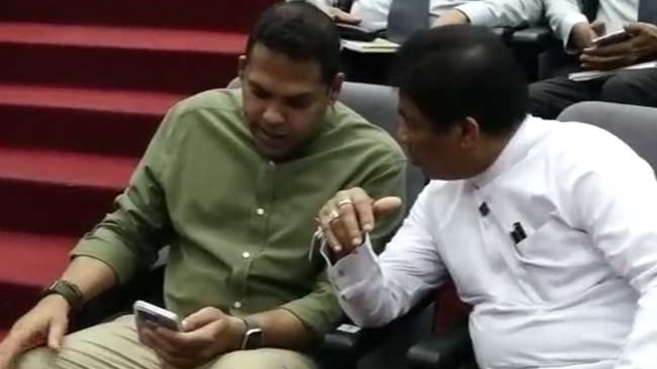 මට අද කොන්ද කෙලින් තියන් යන්න පුළුවන් – හරීන්