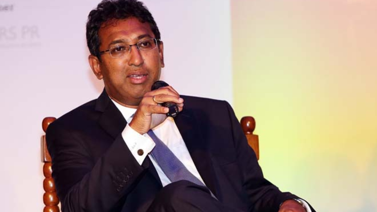 සමහරු ආණ්ඩුව කරන්න පුළුවන් තමන්ට විතරයි කියලා ජනතාව බය කරනවා…