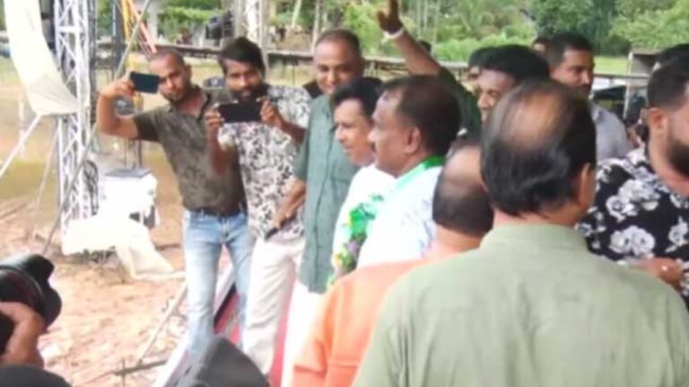 කරුණාදාස කොඩිතුවක්කු සජිත්ට සහාය දෙයි