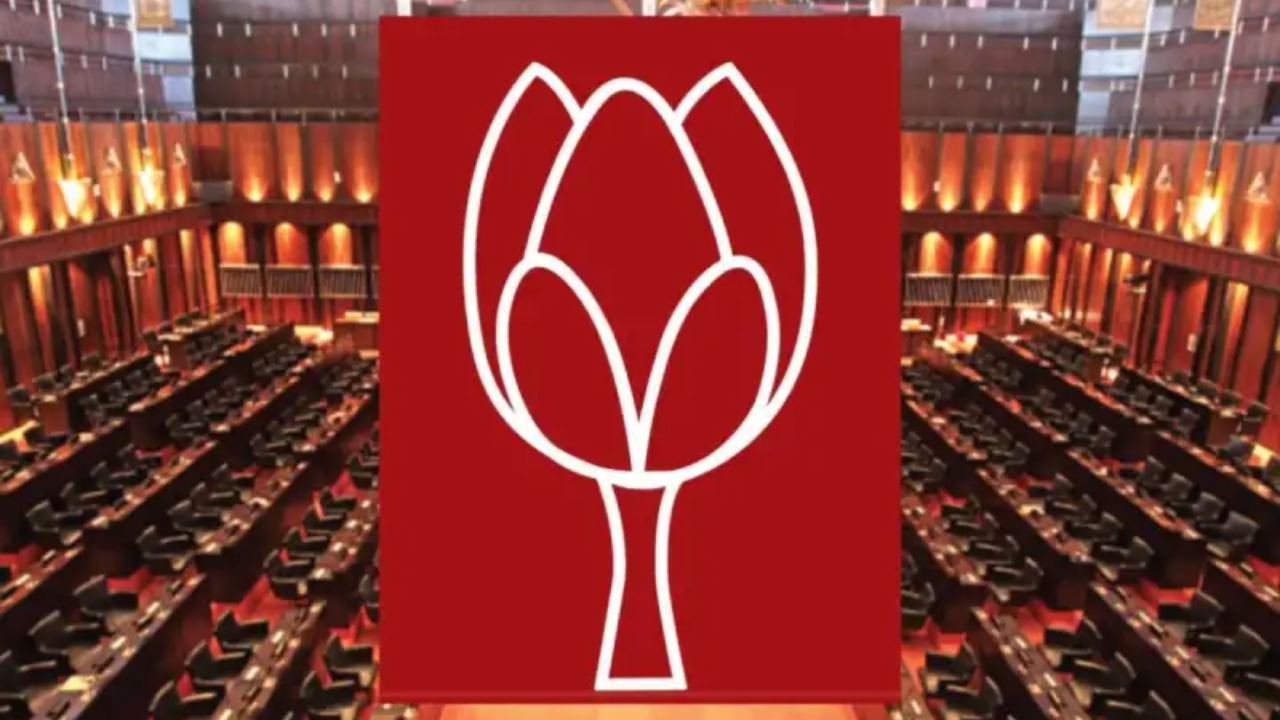 පාර්ලිමේන්තු පිල් මාරුව ඇරඹෙයි.. පොහොට්ටුවේ ප්‍රබලයෙක් සජිත්ට එක්වෙයි.!