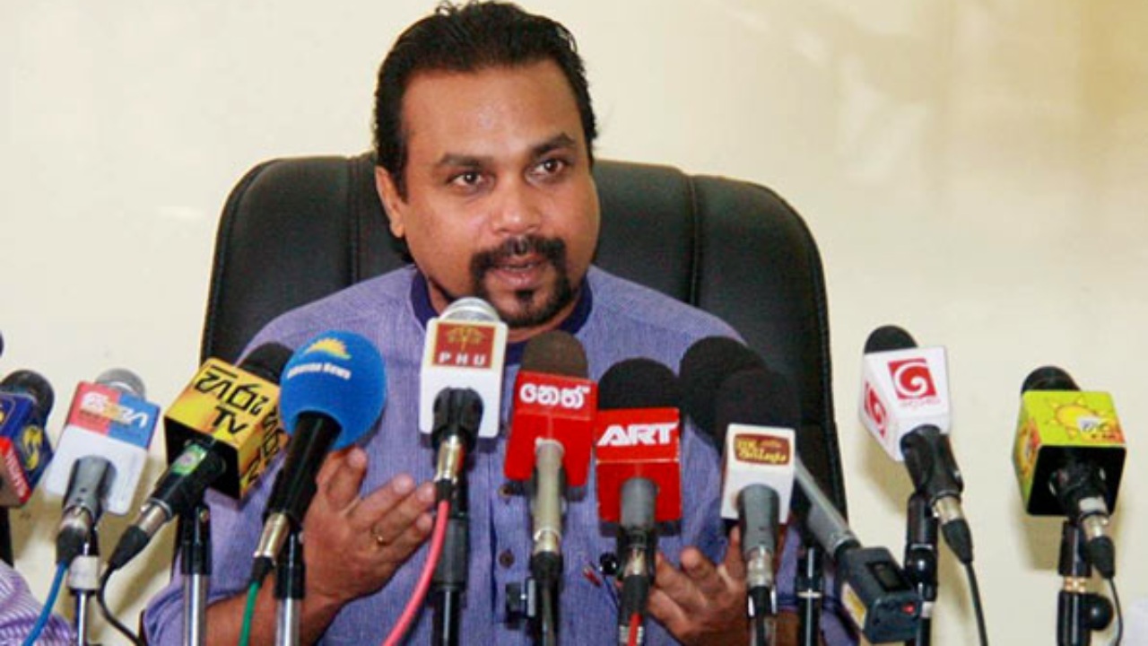අන්තිමට පොහොට්ටුවට ඉතිරි වුණේ මන්ත්‍රීලා 12යි.. එයින් 05ක් ම රාජපක්ෂලා…!…