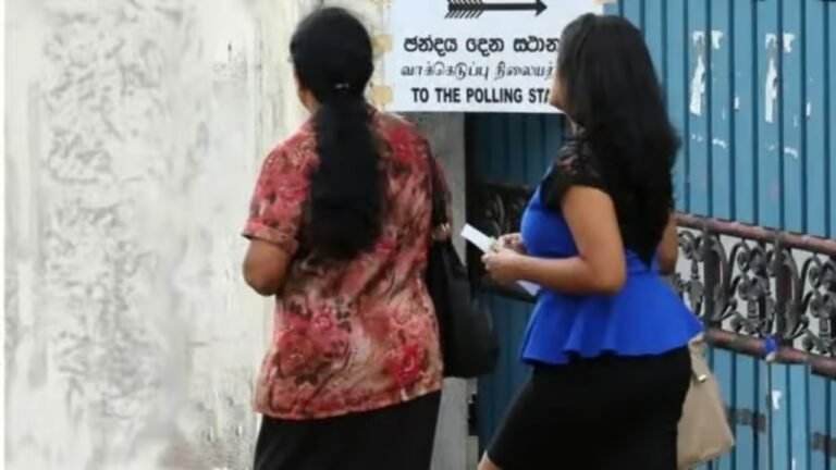 ‘මාධ්‍යවල තියෙන විදිහට ඡන්දය දාන්න යන්න එපා.. ගැටලුවක් නම් අපෙන් අහන්න..’: මාධ්‍ය වාර්තා ගැන මැතිවරණ කොමිසමෙන් නිවේදනයක්