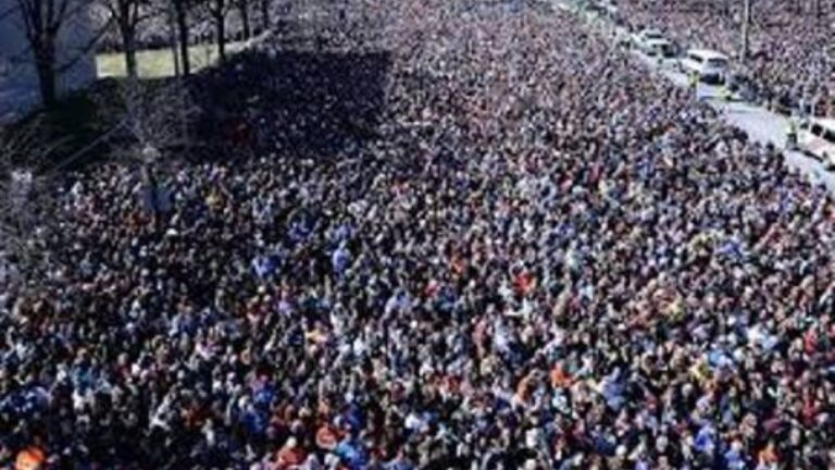 මීටිංවලට සෙනඟ අදින්නේ මෑන් පවර් කම්පැනි… අයකිරීම් රු. 1500 සිට ඉහළට