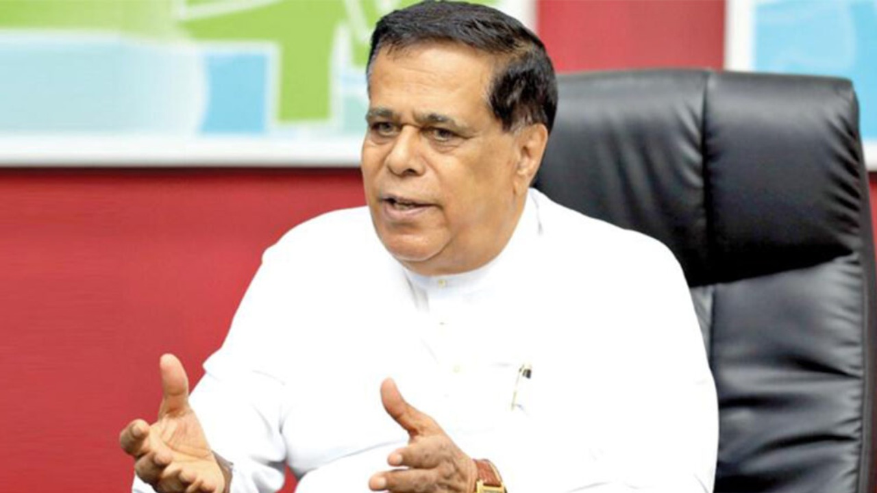 අරගලකාරයෝ ගේ වට කරද්දී නාමල් අඬමින් මට කතා කළා…! –…