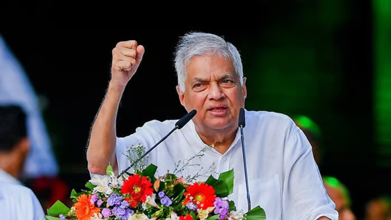 කොළඹ බලය අල්ලන සටන රනිල් අතට ගනී…!