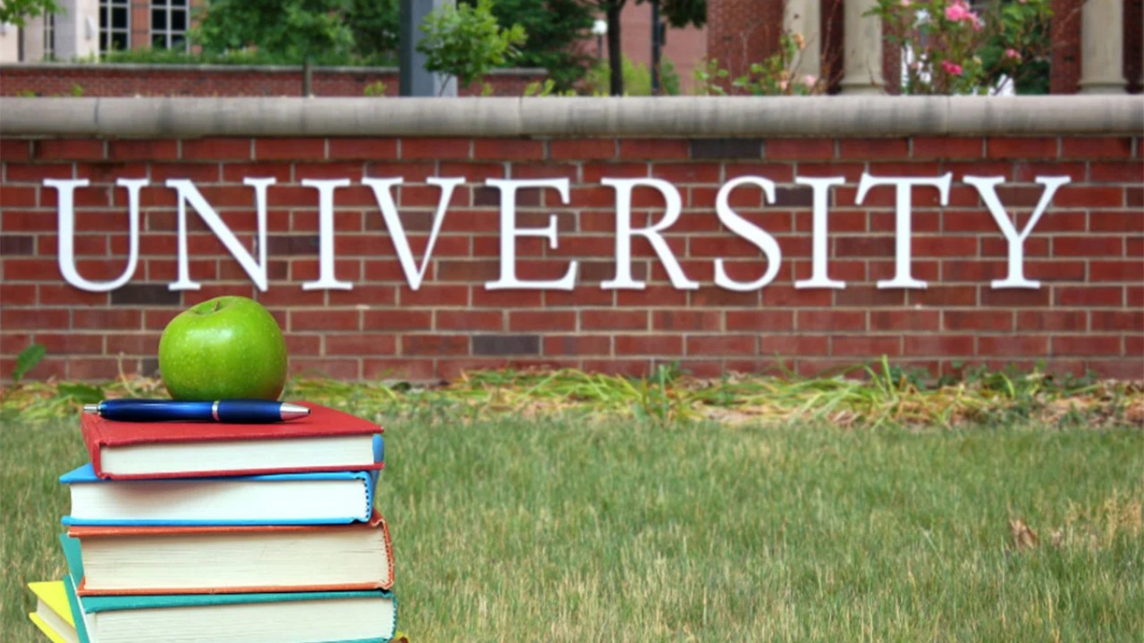 සරසවිවලට සිසුන් ලියාපදිංචිය අරඹයි