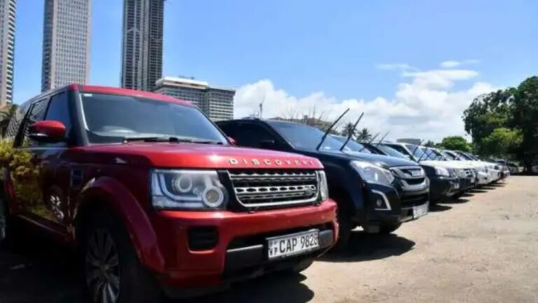 සෞඛ්‍ය ලොක්කෙක් සුපිරි වාහන 05ක්ම… මුනුබුරන්ටත් බෙදයි…!