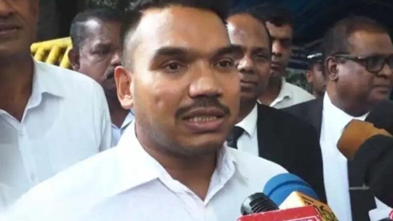 “දේශපාලන දඩයම පටන් ගෙන.. රාජපක්ෂලා හිරේ දාන්න ලෑස්ති කරලා තියෙන්නේ” – නාමල්