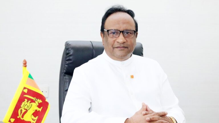 බොරු සංදර්ශන එපා… ෆයිල් මිටි එළියට අරන් හොරු අල්ලා දඬුවම් කරනු…! – සරත් වීරසේකර