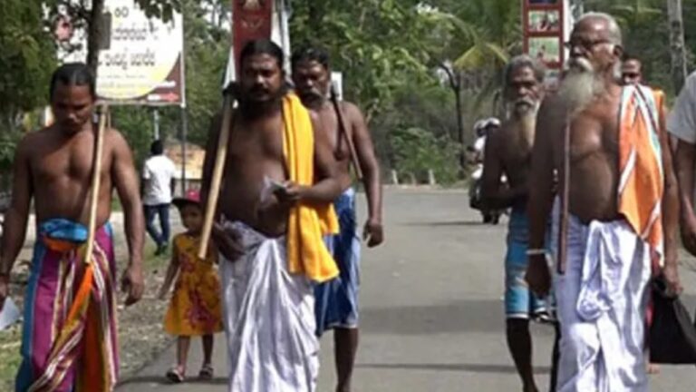 පොරොව ගෙනියන්න නොදුන්නැයි ආදිවාසීන් පිරිසකට ඡන්දය එපා වෙලා