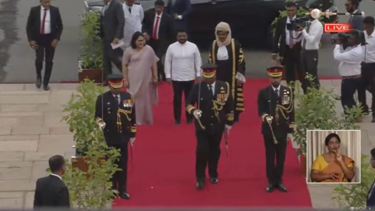 ජනාධිපතිවරයා පාර්ලිමේන්තුවට පැමිණෙයි