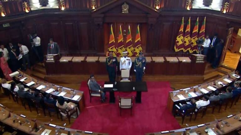 නව රජයේ කැබිනට් මණ්ඩලය දිවුරුම් දෙයි