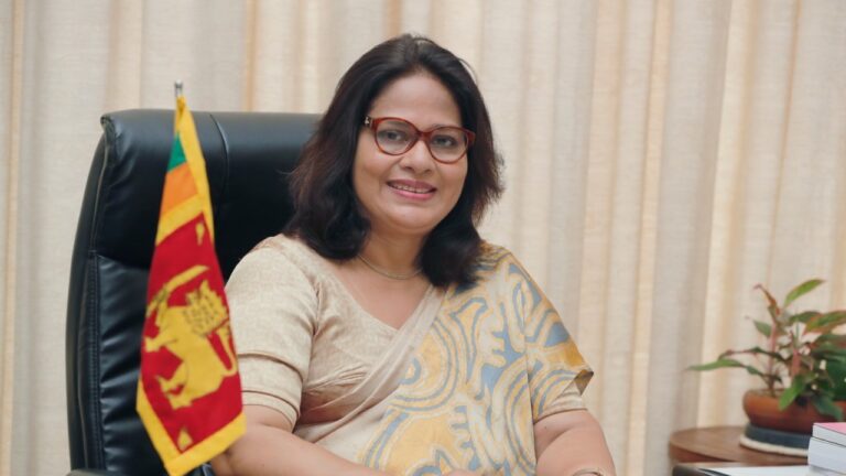 මන්ත්‍රීවරුන්ට රසමසවුළු දෙන්නේ නෑ… කැකිරි පිපිඤ්ඤා දෙන්නේ…! – පාර්ලිමේන්තු මහ ලේකම්