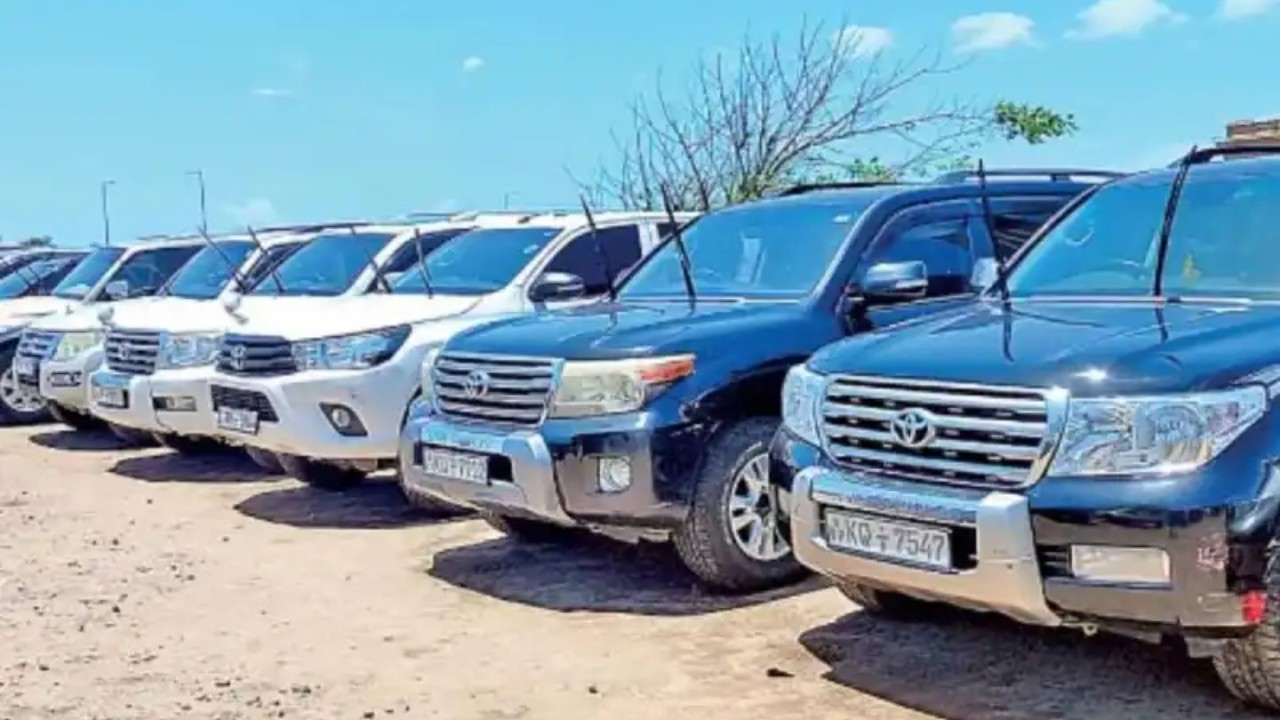 සුපිරි රථ වෙන්දේසියෙන් රජයට මිලියන 200ක ආදායමක්…!