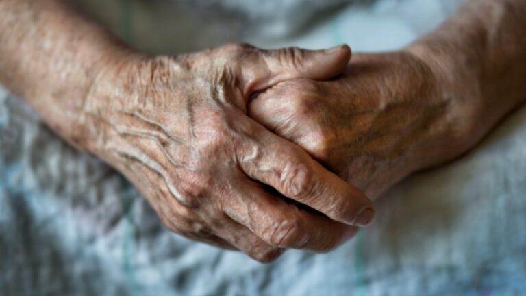 ජ්‍යේෂ්ඨ පුරවැසි ගිණුම් පොළිය පහළට