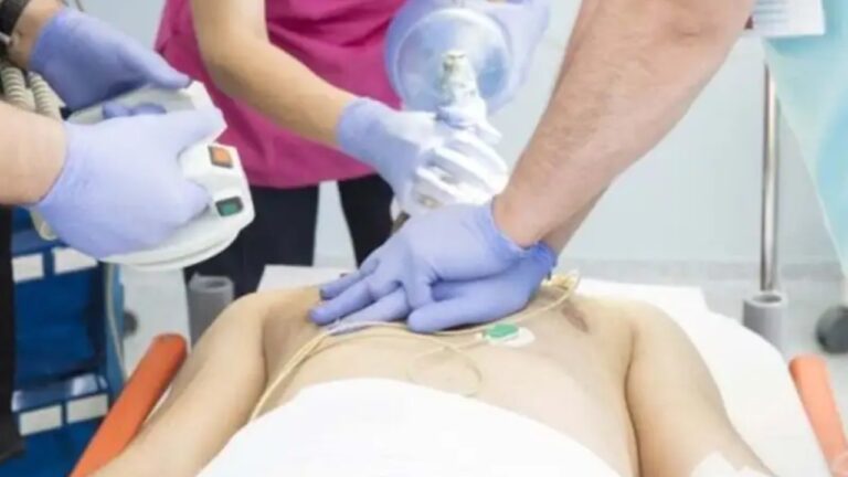 වෛද්‍යවරුන් සහ පහසුකම් නෑ.. එක රෝහලක රෝගීන් 54ක් මරුට.!