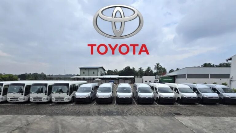 වාහන මිල බිම දිගේ යයි.. බ්‍රෑන්ඩ් නිව් KDH කෝටි එක හමාරට ගොඩ බායි.!