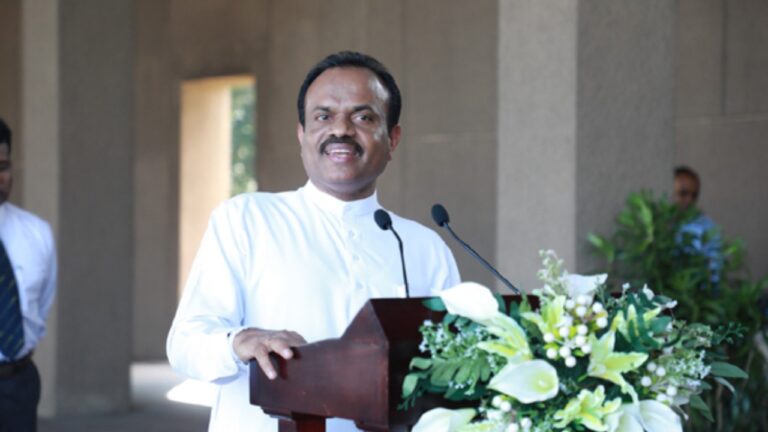 රනිල් හිටියා නම් මේ වෙද්දි දෙපාරක් විදුලි බිල අඩු වෙලා