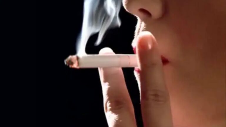 පිරිමි පරයා හෙළ කතුන්ගේ නිකොටින් ‘සික්’ ඉහල නගී.!