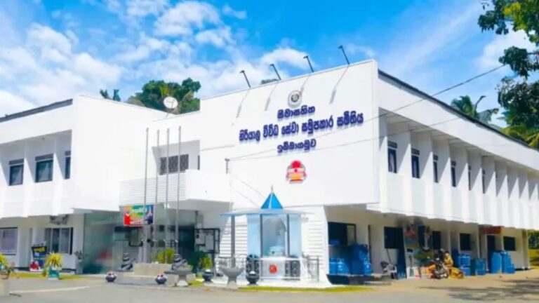 හිරියාල සමුපකාරයේ කෙරුවාව හෙළිවෙයි.. කෝටි ගණනක මුදලින් රට සවාරි.!