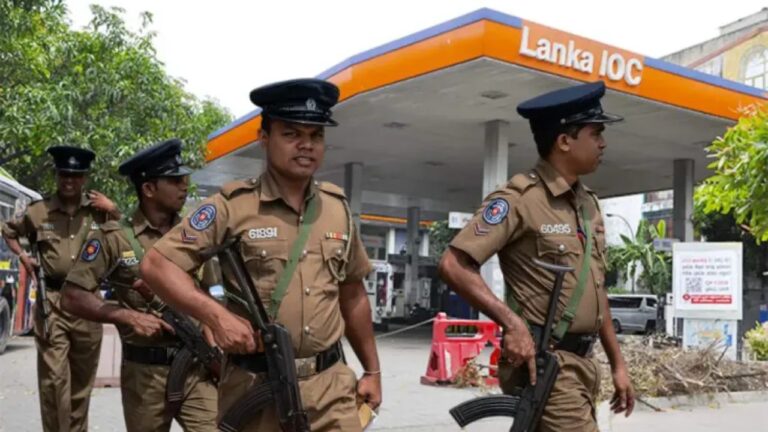 ඉන්ධන ලබා නොදෙනා බෙදුම්කරුවන් අත්අඩංගුවට.!