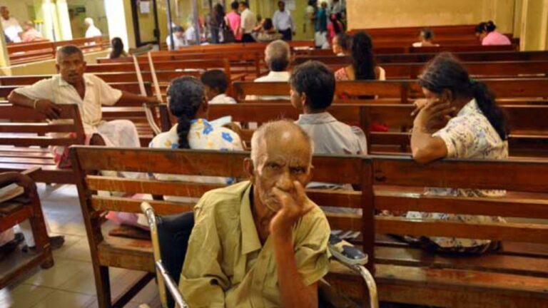 වෛද්‍ය සංගම් නැවතත් වැඩ වර්ජනයකට.?