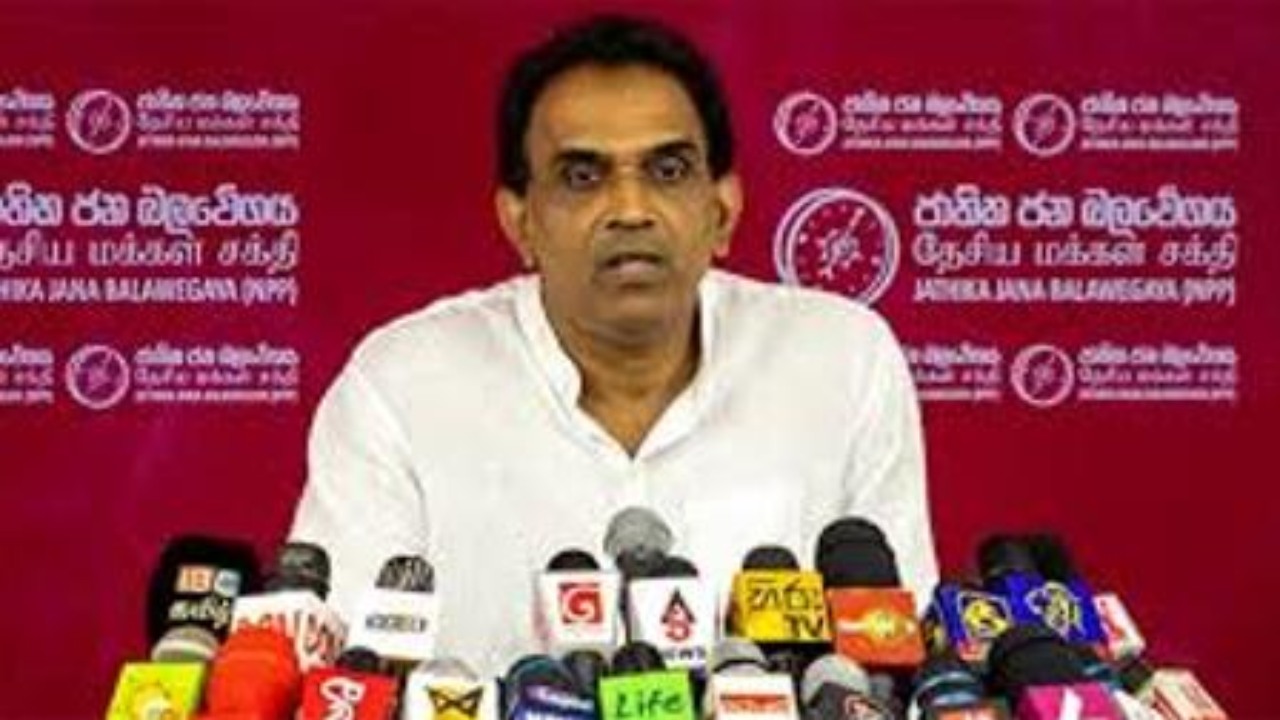 උතුරේ තරුණයොත් විරුවෝ තමයි… ඒ තරුණයෝ මැරෙද්දි අපට ඇඬුණා… අපේ…