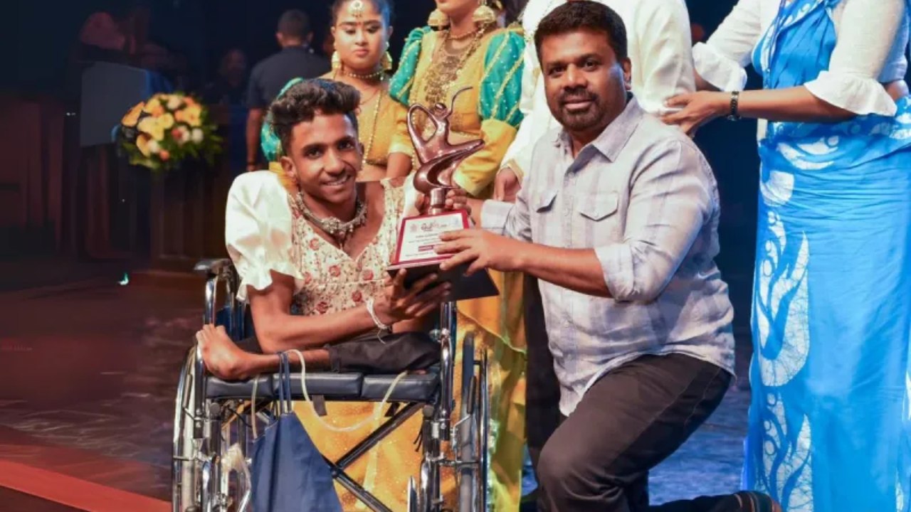 නෙළුම් පොකුණේදී ජනපති දනින් වැටෙයි.!